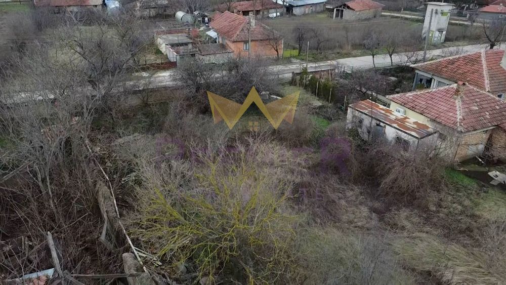 Парцел в село Царевци, област-Варна площ 2000 кв.м.