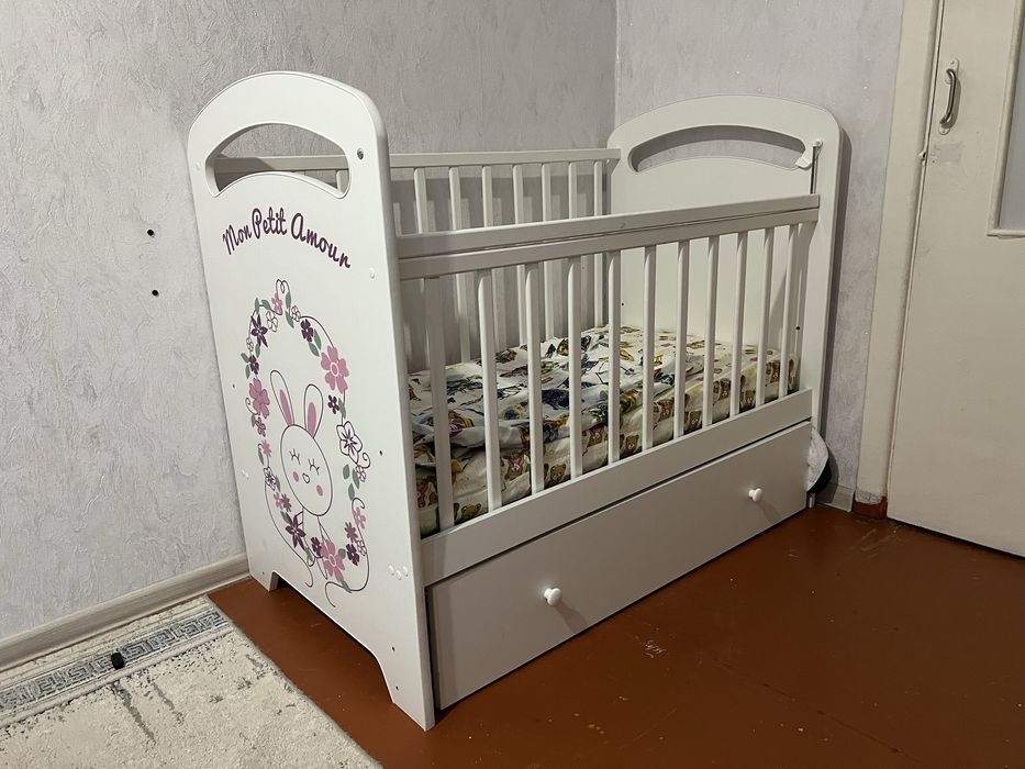 Детская кроватка