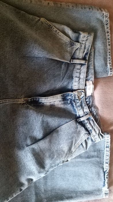 Нов черен елегантен панталон с колан , и дънки уникални Mango