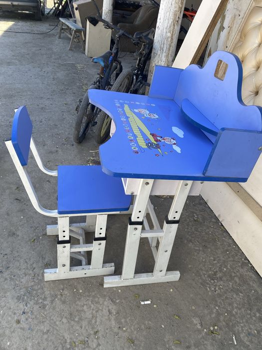 Парта со стулом продам