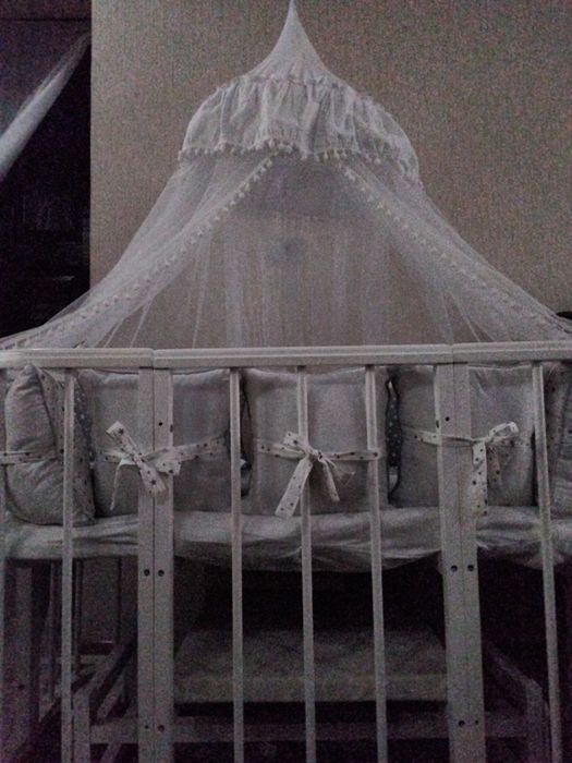 Детская колыбельная кровать