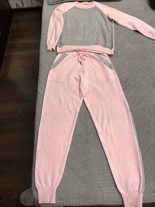 Продам прогулочный костюм