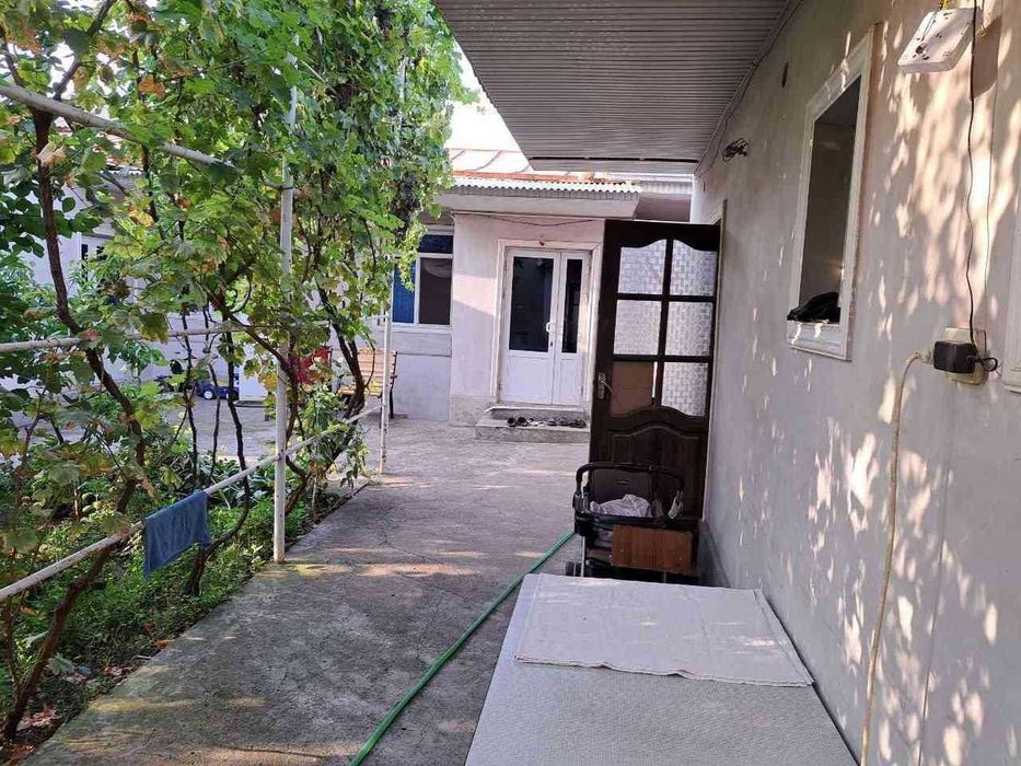 Samarqand Darvoza. 3.68 sotix uy kurishga yer sotaman. Fasad 16m*23m.