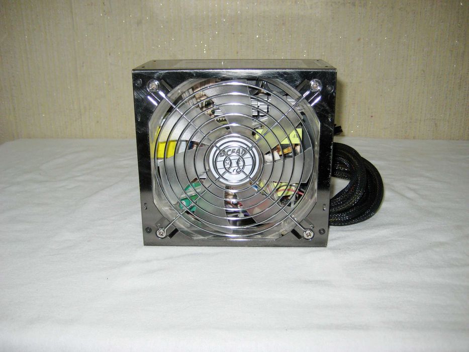 Блок питания SMART SM-PS550W идеальном рабочим почти новым состоянии!