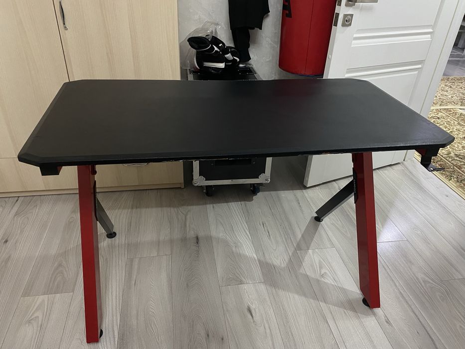 Игровой стол Gamedias