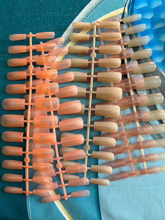 Комплект за изкуствени  нокти с Nailpop.