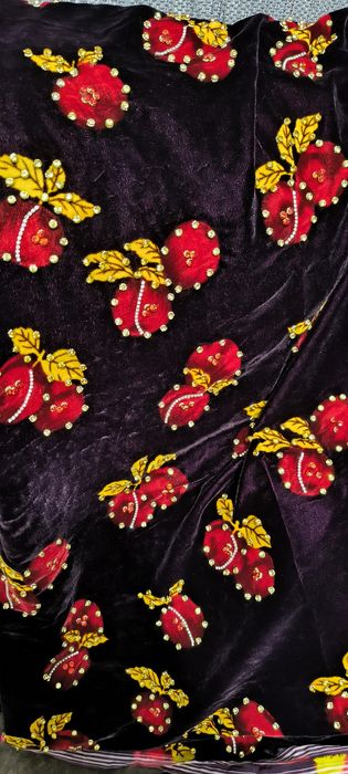 Ткань для одежды Дубайская с камнями Сваровски