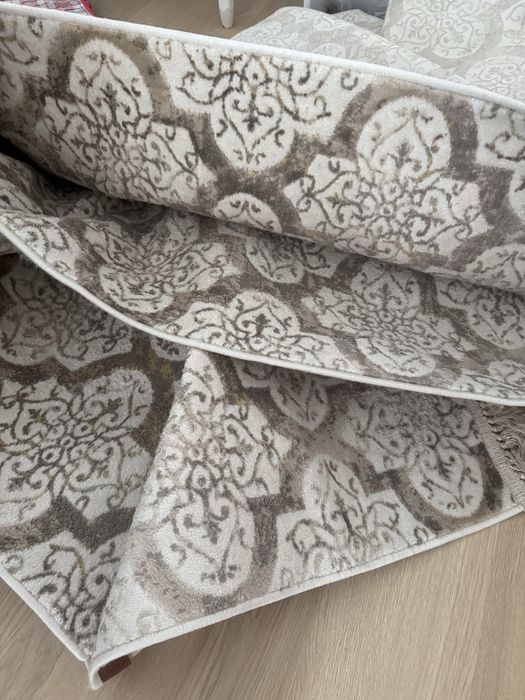 Продам ковер в хорошем состоянии