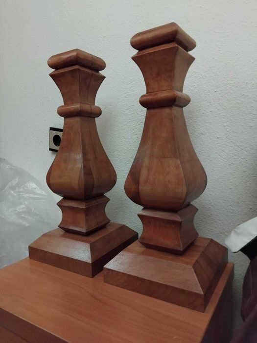 Две дизайнерски основи за луксозна настолна лампа от МАСИВЕН ТВЪРД БУК ! Поръчкови, изработени от майстор дърворезбар!