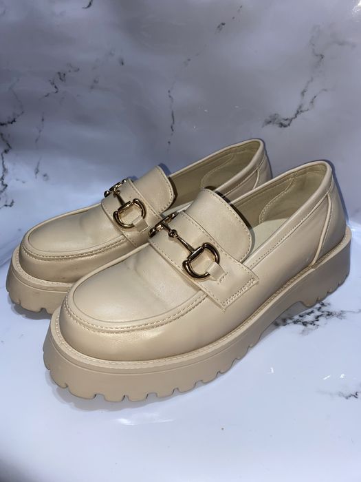 женские кроссовки