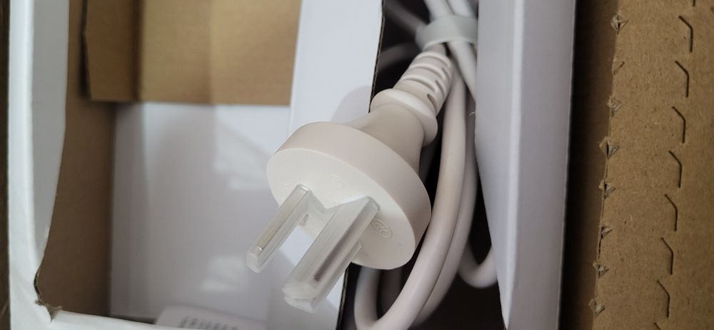 Паровой утюг новый