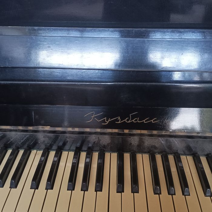 Продаётся пианино