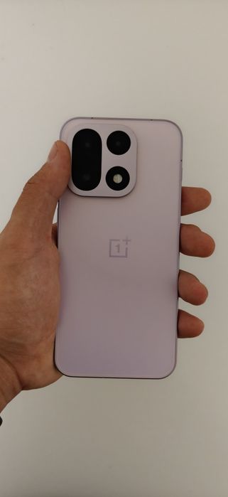 OnePlus 15 фиолетовый цвет