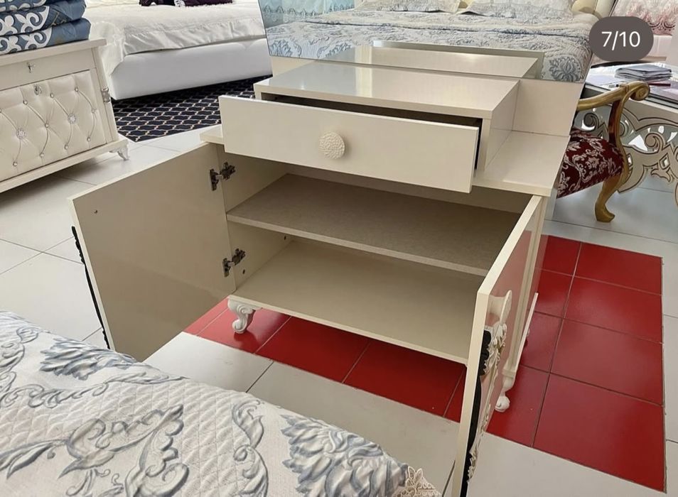 Продается спальный шкаф
