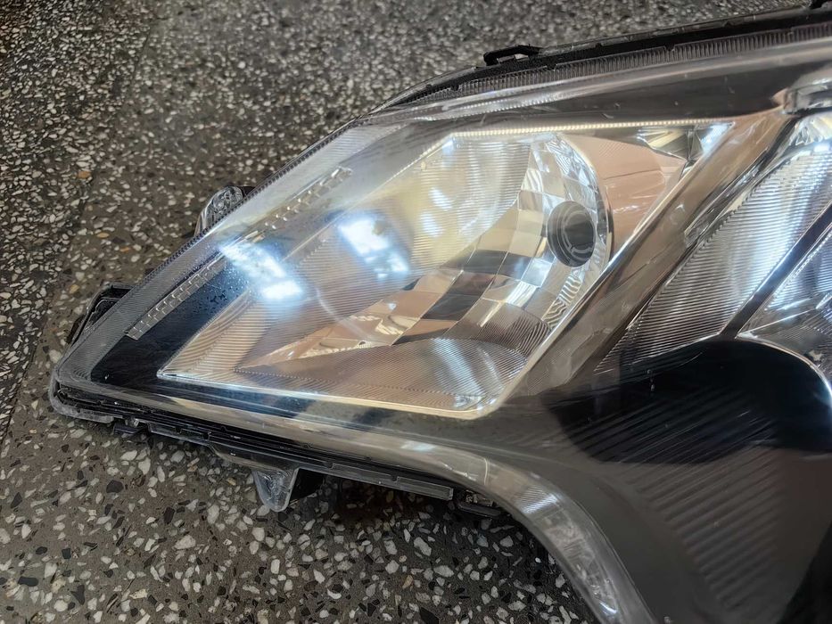 Фар за Mitsubishi Space Star