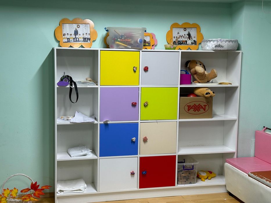 Детский шкаф и диван