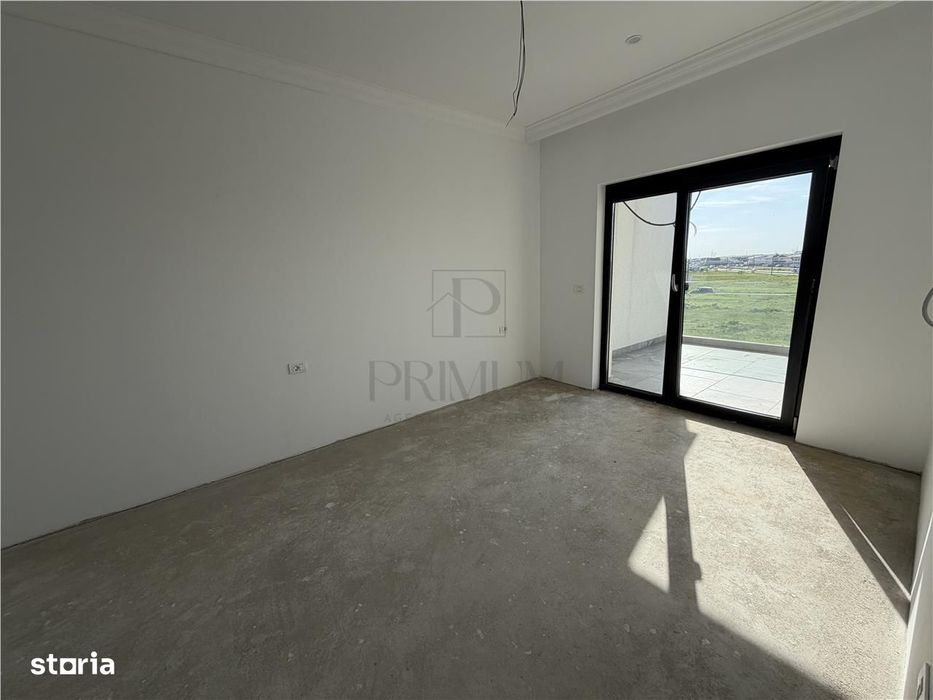 Apartament 3 camere - bucatarie separata - curte proprie
