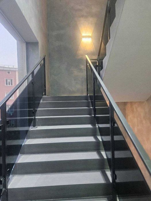 Продаётся 4-Этажное Здание 3700м² Соток 12 Миробод  Ор.ЖК Узбегим