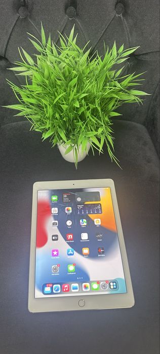 Продам iPad Air 2 64GB Gold