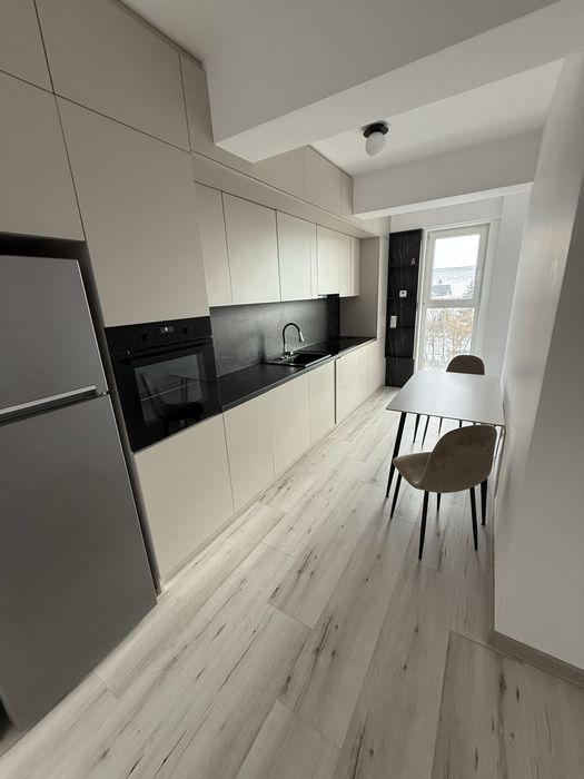 Inchiriez apartament, bloc nou , Alexandru cel Bun