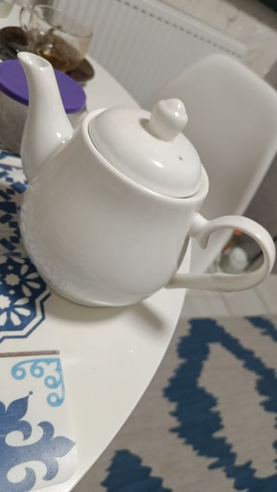 Ваза,Тарелки ,чайник, посуда