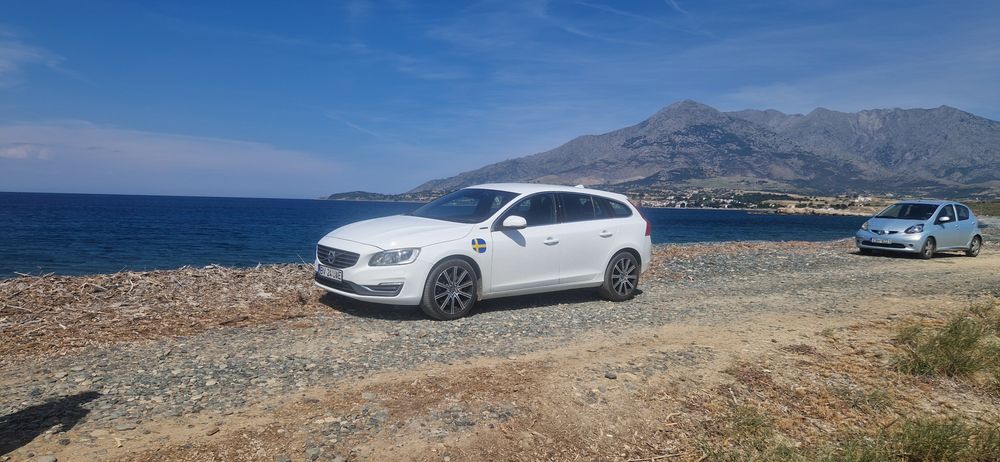 Vând Volvo V60 D6 AWD plug în hibrid