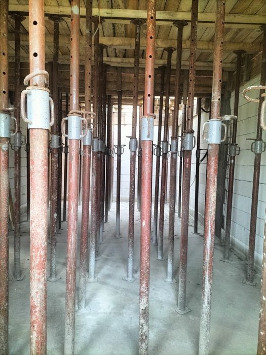 Închirieri popi și schele metalice