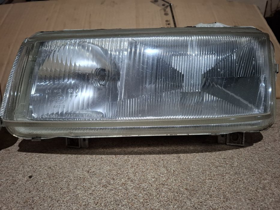 Фары на Пассат В4