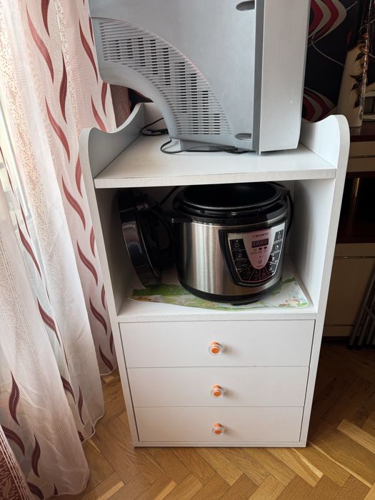 Шкаф за повиване