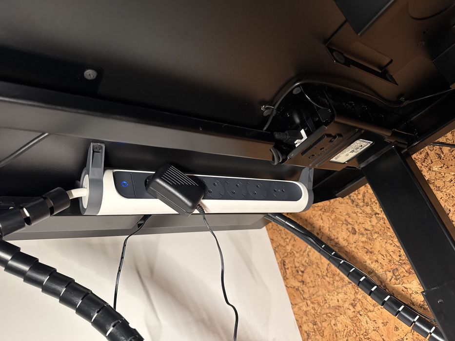 Ергономично бюро UberDesk Pro 124-129 cm 160 kg capacity, 160x80cm