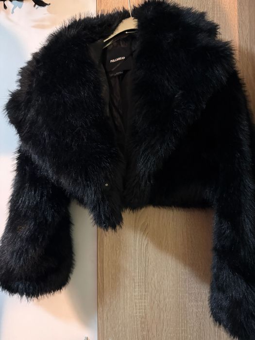 Черно палто късо-Pull&bear