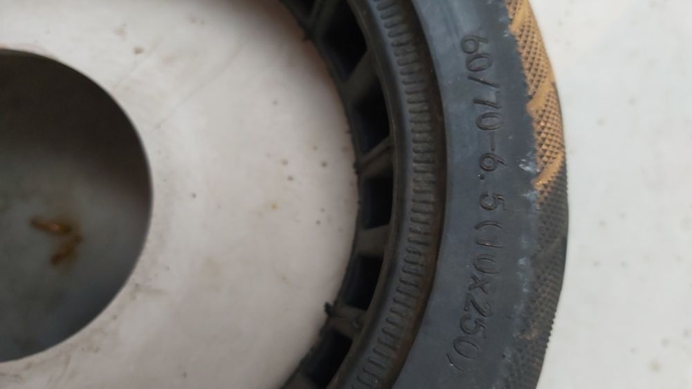 Шина   на  электросамокат