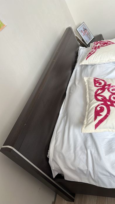 Продам кровать 35к 200/220.