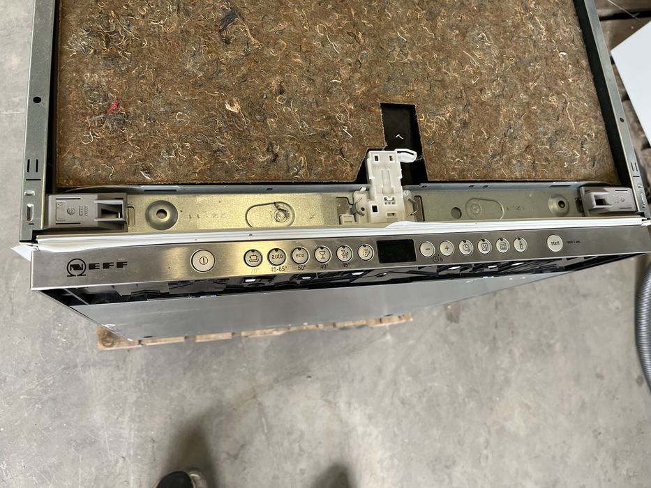 Съдомиялна за пълно вграждане Neff