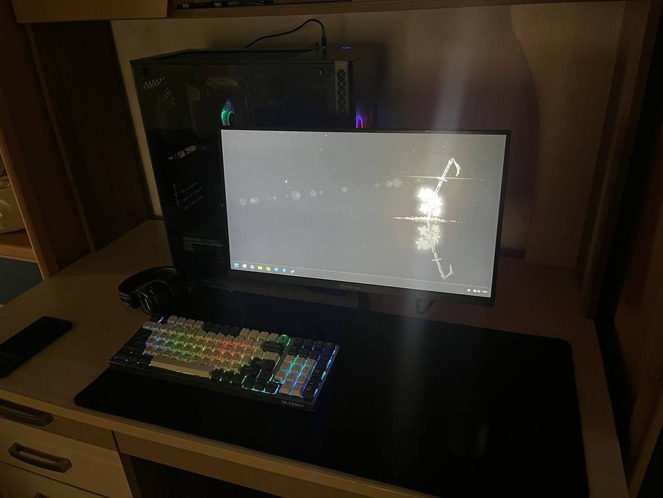 ПК-GTX 1080,Intel Core i7-10700KF с монитором,Периферией,стол,стул,