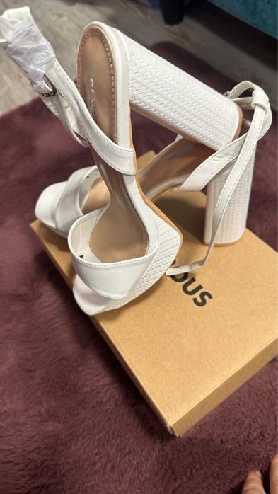 Sandale Glamorous noi marime 38