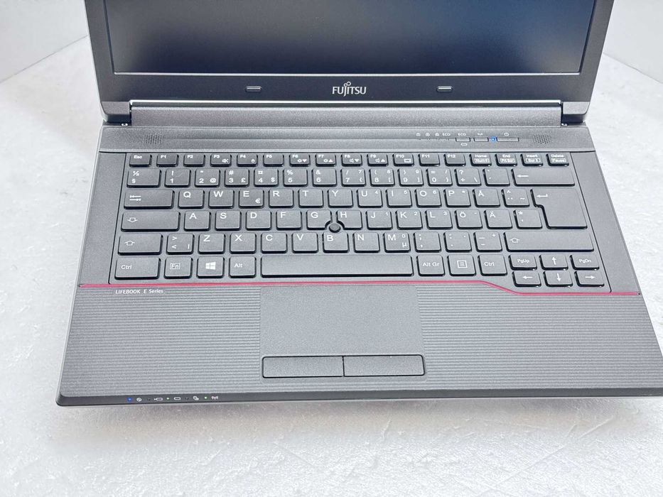Реновиран лаптоп Fujitsu LIFEBOOK E546 14" TN i3-6100U 8GB DDR4 260GB SATA/SSD/ клас А/ 12м гаранция