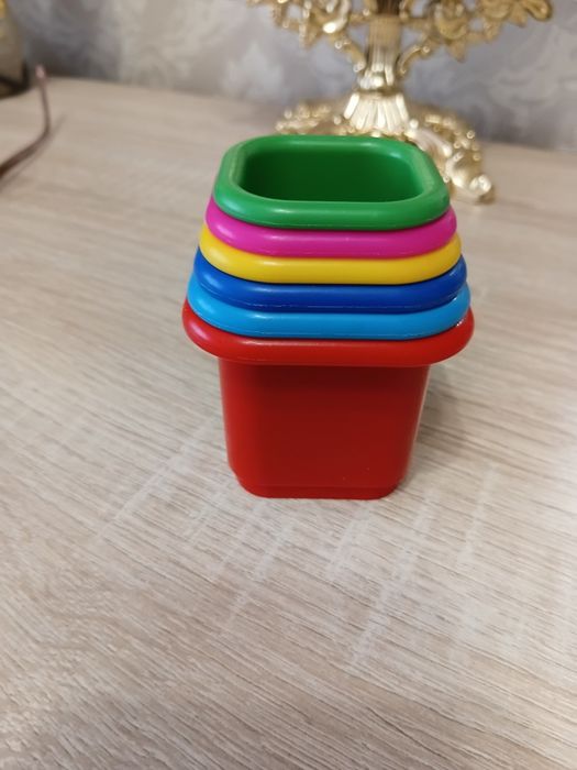 Продаетсядетская игрушка пирамидка.