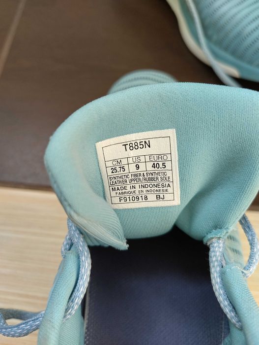 Здравейте! Продавам маратонки ASICS