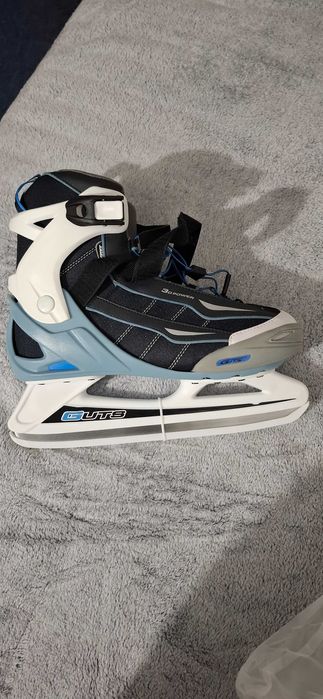 De Vanzare Patine nr 42,perechea 150 de leilei