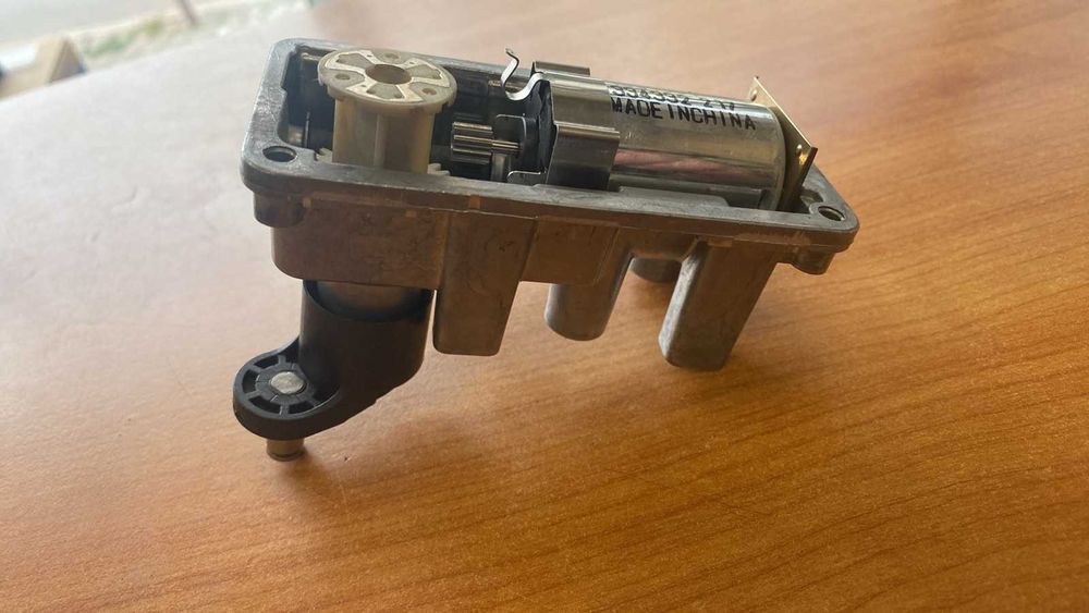 Клапан турбо актуатор BMW 1 F/2 F/3 F/E90/4 F/5 F/X3 F/X4 F 2.0D 2011-