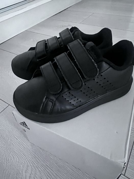 Sneakersi Adidas, marimea 28