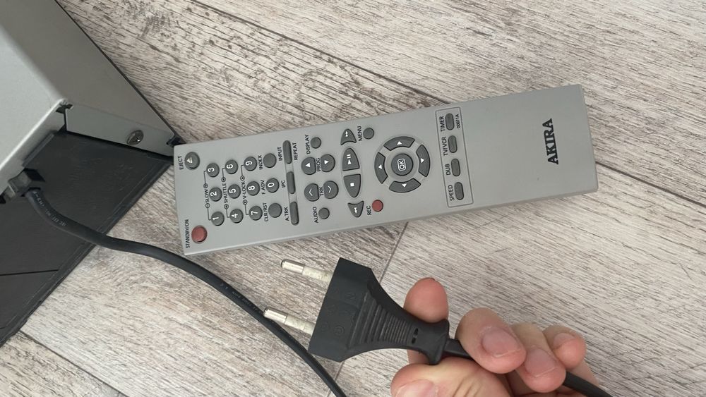 Продам VHS видеоплеер Akira VCR-S207(S).