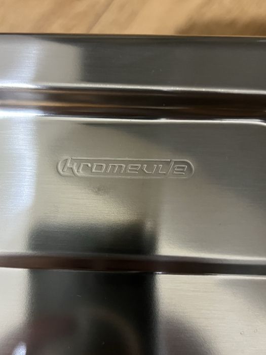 Мойка кухонная новая Турция. Kromevye. Комплект