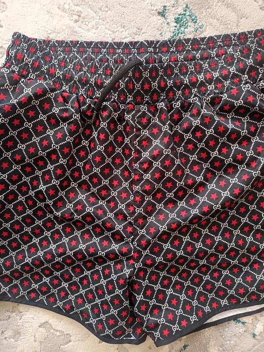 Vând pantaloni scurți baie baieti