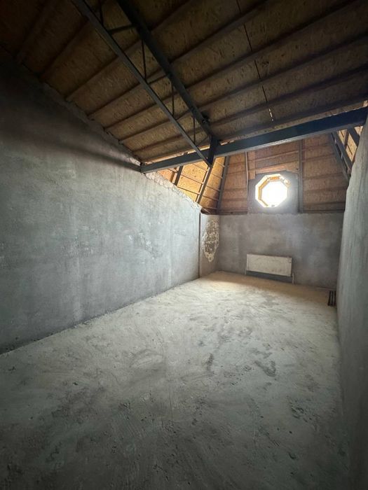 Продаётся 9 комнатная квартира