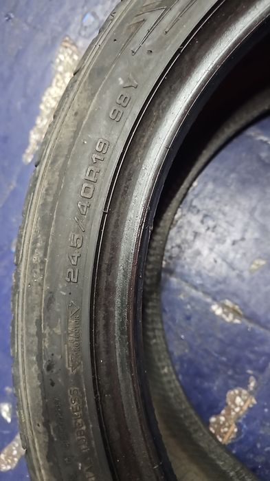 245 40 19 vara dunlop