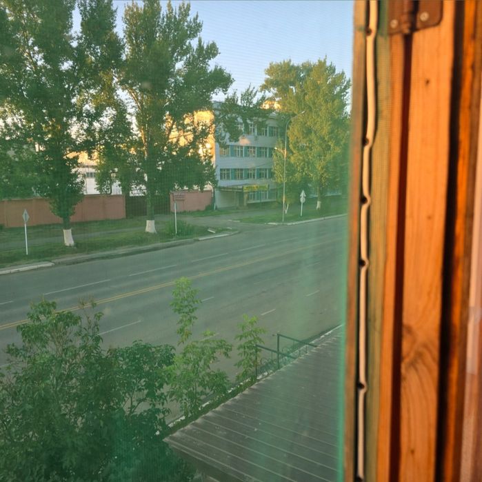 Сдам 2 х комн Абая 40