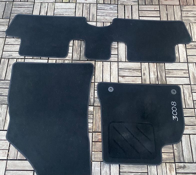 Vand covorase auto originale Peugeot 3008 din 2013, tip mochetă