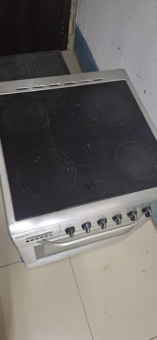 Продам электро плиту